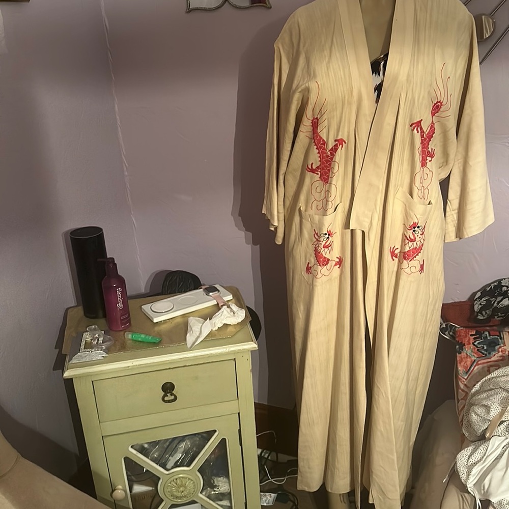 Nice vintage kimono dragon primal from the 40s
